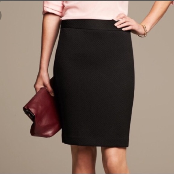 Banana Republic Dresses & Skirts - Banana Republic Black Classic Pencil Skirt Size 2